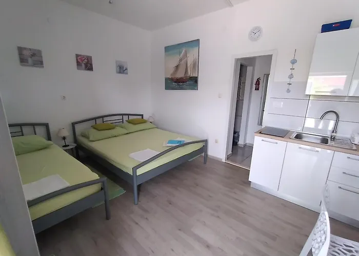 Paula &jo 1 * Kaštela